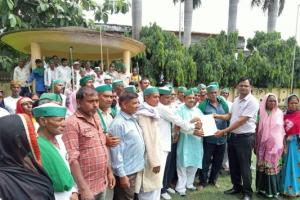 अयोध्या : एमएसपी समेत कई मांगों को लेकर किसान मोर्चा ने किया प्रदर्शन, सौंपा पीएम को सम्बोधित ज्ञापन