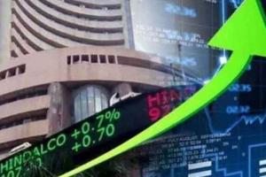 Stock Market: शेयर बाजार में बढ़त के साथ इस तरह हुई कारोबार की शुरूआत 
