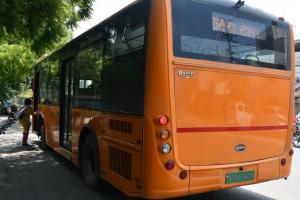बरेली: ई बसों में परिचालकों का झोल, नहीं दे रहे टिकट
