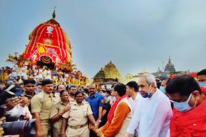 जगन्नाथ रथ यात्रा: गुंडिचा मंदिर पहुंचे भगवान जगन्नाथ, CM पटनायक ने भी खींचा रथ, दर्शन पाकर लाखों भक्त हुए निहाल