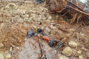 लखीमपुर-खीरी: बारिश के बीच गिरी कच्ची दीवार, मलबे के नीचे दबकर बच्ची की मौत