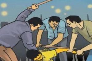 हरदोई : बैठने पर हुआ विवाद, बाप-बेटे को पीटकर बस से फेंका नीचे