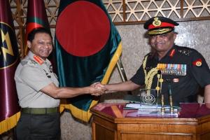 भारतीय सेना प्रमुख पहली विदेश यात्रा पर पहुंचे बंगलादेश, एस एम शफीउद्दीन अहमद से की मुलाकात