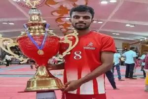 Tamil Nadu: मैच के दौरान खिलाड़ी की मौत, विपक्षी टीम के पाले से भागते हुए गिरा, पिता ने जीती ट्रॉफी के साथ दफनाया
