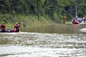 America: केंटकी में अचानक आई बाढ़, 25 की मौत, रेस्क्यू ऑपरेशन जारी