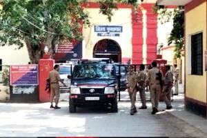 सीतापुर पुलिस खंगाल रही ‘जुबैर की कुंडली’, जानें क्या है पूरा मामला