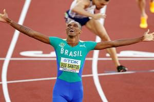 डोस सैंटोस ने जीता 400 मीटर बाधा स्वर्ण, हासिल किया पहला विश्व खिताब