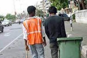 लखनऊ: अब समय पर मिलेगा सफाई कर्मियों को वेतन, नगर आयुक्त ने जोनल अधिकारियों को लिखा पत्र