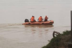 अयोध्या: सरयू नदी में स्नान करते समय डूबा नाबालिग कांवरिया, तलाश में जुटे गोताखोर