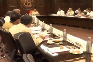 UP Cabinet: योगी सरकार की कैबिनेट बैठक में 55 प्रस्ताव पास, 18 नई नगर पंचायतों का होगा गठन