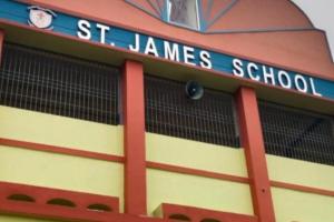 हरदोई: आर्थिक कमजोर सेंट जेम्स स्कूल के बच्चों को दी जा रही प्रताड़ना, परीक्षा देने से किया जा रहा वंचित