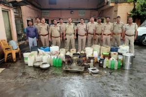 बरेली: भोजीपुरा में 160 लीटर कच्ची शराब बरामद, 3500 किलोग्राम लहन भी नष्ट