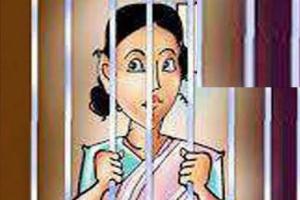 रामपुर: पति की हत्या में पत्नी गिरफ्तार, मृतक के सास और सुसर फरार
