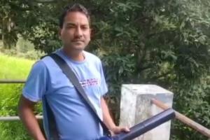 अल्मोड़ा: जंगली जानवरों को भगाने के लिए प्रधान ने बनाई अनोखी बंदूक