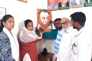 बहराइच : सपा ने पार्टी के संस्थापक जनेश्वर मिश्र की मनाई जयंती