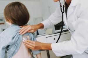 बरेली: स्तनपान करने वाले बच्चों में पांच गुना कम होती है निमोनिया की संभावना- डॉक्टर