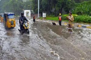 मध्य केरल में बारिश का कहर जारी, जलभराव से प्रभावित निवासियों के लिए सतर्कता बढ़ाई