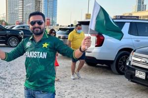 बरेली के शराब कारोबारी ने पाकिस्तानी टीम का किया समर्थन, टी-शर्ट और झंडा के साथ हो रहा वायरल