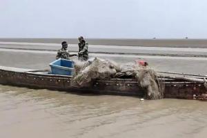 BSF ने एक पाकिस्तानी मछुआरे को पकड़ा, पांच नौकाएं भी की जब्त