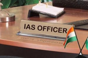 CBI छापे के बीच दिल्ली में 12 IAS अधिकारियों का तबादला, LG ने जारी किया आदेश