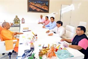 कानपुर : अब एक तहसील एक उत्पाद को बढ़ावा देगा आईआईए, प्रतिनिधिमंडल ने मुख्यमंत्री से की मुलाकात
