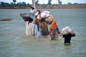 विनाशकारी बाढ़…पाकिस्तान में हाहाकार, प्याज 400 तो टमाटर 500 रुपए पार