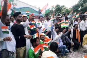 हरदोई : अमृत महोत्सव के तहत निकली ट्रैक्टर रैली, किसानों ने दिया देशप्रेम का सन्देश