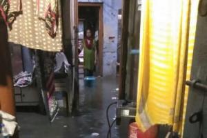 इटावा : भरथना में डेढ़ घंटे की बारिश में तालाब बनी गलियां, चोक नालों से बढ़ी मुसीबत