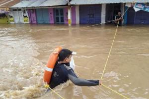 ओडिशा के उत्तरी जिलों में बाढ़ की स्थिति चिंताजनक, 100 से ज्यादा गांवों के लोग फंसे