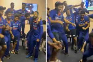 Ind Vs Zim 3rd ODI : जीत के जश्न में डूबी टीम इंडिया…’काला चश्मा’ गाने पर जमकर किया डांस, देखें VIDEO