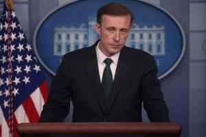 अमेरिकी राष्ट्रीय सुरक्षा सलाहकार ने सलमान रुश्दी पर हमले को बताया ‘भयावह’