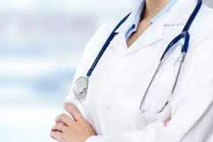 हरदोई: महिला अस्पताल से हटाई गई रिश्वतखोर डॉक्टर, वीडियो हुआ था वायरल