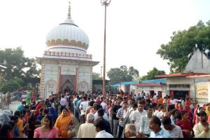 रायबरेली: सावन के आखिरी सोमवार को शिवालयों में लगी शिव भक्तों की भीड़