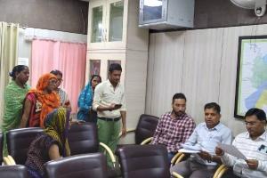 लखनऊ: आलमबाग के राम प्रसाद खेड़ा में पेयजल की किल्लत, दबंग महिला नहीं पड़ने दे रही पाइप लाइन