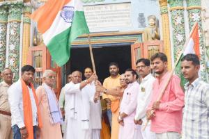 अयोध्या में आजादी की 75वीं वर्षगांठ मनाने की तैयारियां जोरों पर, मंदिर-मंदिर पहुंचे सांसद