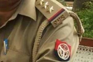 लखनऊ : चार्ज संभालते ही कोतवाल पर गिरी गाज, एक्शन मोड में दिखे पुलिस कमिश्नर