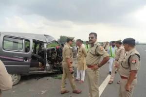 गाजियाबाद : मेरठ-दिल्ली एक्सप्रेसवे पर 4 लोगों की मौत, डिप्टी सीएम पहुंचे…जानें