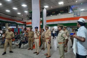 लखनऊ : स्वतंत्रता दिवस पर रेलवे स्टेशन और बस अड्डे में अलर्ट