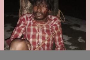 बाराबंकी: विक्षिप्त युवक को चोर समझकर ग्रामीणों ने बांधकर पीटा