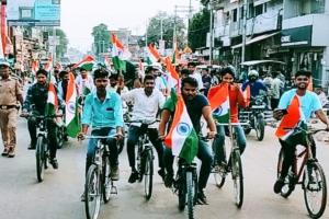 सुल्तानपुर: युवाओं ने साइकिल रैली निकालकर भरा देशभक्ति का जूनून