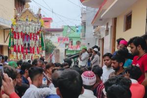 बरेली: मातमी धुनों के साथ उठाया गया जुमेरात वाला ताजिया