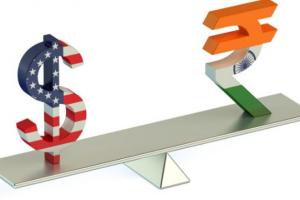 भारतीय रुपया पहली बार अमेरिकी डॉलर के मुकाबले 81 के पार हुआ