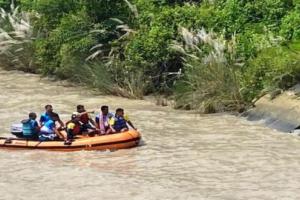 खटीमा: शारदा नहर में नहाने गया किशोर डूबा, जल पुलिस खोजने में जुटी