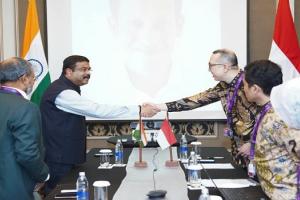 धर्मेंद्र प्रधान ने इंडोनेशिया के शिक्षा मंत्री के साथ अकादमिक, इन मुद्दों पर की चर्चा