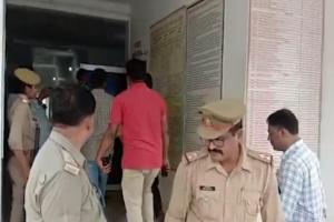सीतापुर: एंटीकरप्शन टीम ने घूस लेते कृषि विभाग के बाबू को रंगे हाथ किया गिरफ्तार