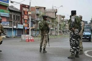 जम्मू-कश्मीर के अनंतनाग में दो हाइब्रिड आतंकवादी गिरफ्तार, हथियार बरामद