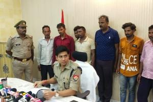 सीतापुर: सवा करोड़ कीमत वाली चंदन की लकड़ी बरामद, नौ तस्कर गिरफ्तार