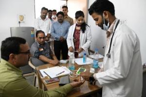 बरेली: एमजेपी रुहेलखंड विश्वविद्यालय में स्वास्थ्य शिविर का हुआ आयोजन, कई डॉक्टर्स रहे मौजूद