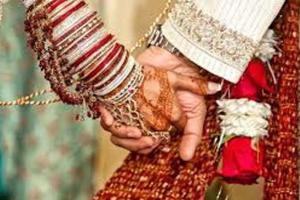 आगरा: विदेशी कपल ने आगरा में रचाई शादी, हिन्दू संस्कृति से हुए प्रभावित