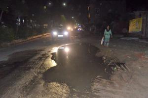 मुरादाबाद : शहर की टूटी सड़कें दे रहीं नागरिकों को दर्द, जिम्मेदार बेपरवाह